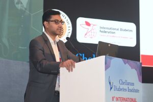 Speaker presenting at diabetes conference